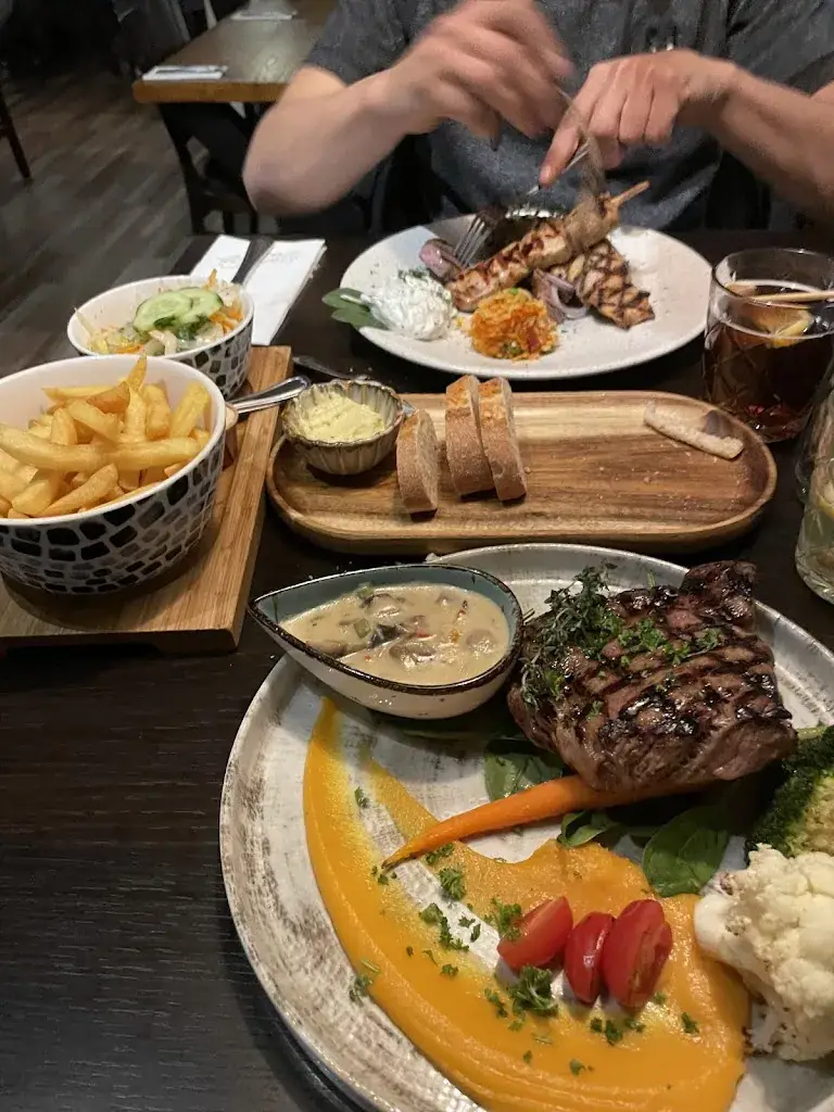 Alexa Aviguetero_Stafili Greek Mediterranean_IJsselstein_review