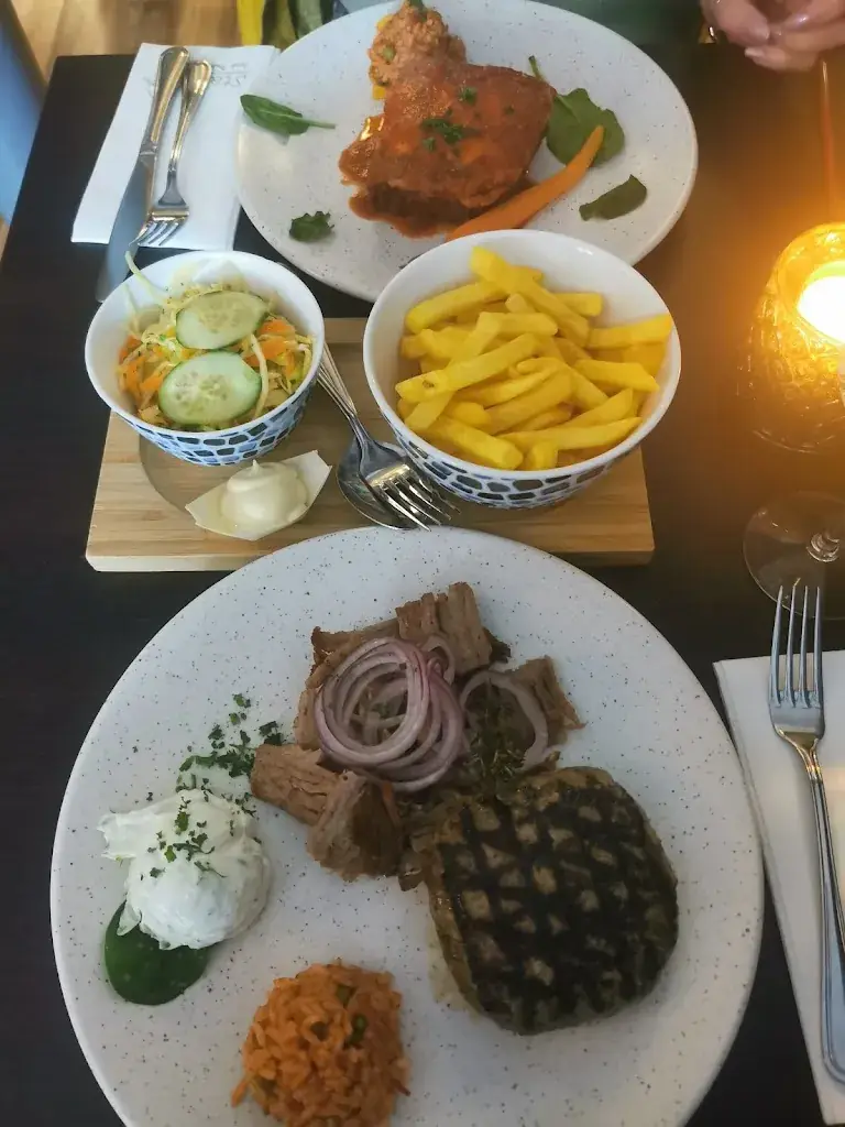 Bogus Gro_Stafili Greek Mediterranean_IJsselstein_review