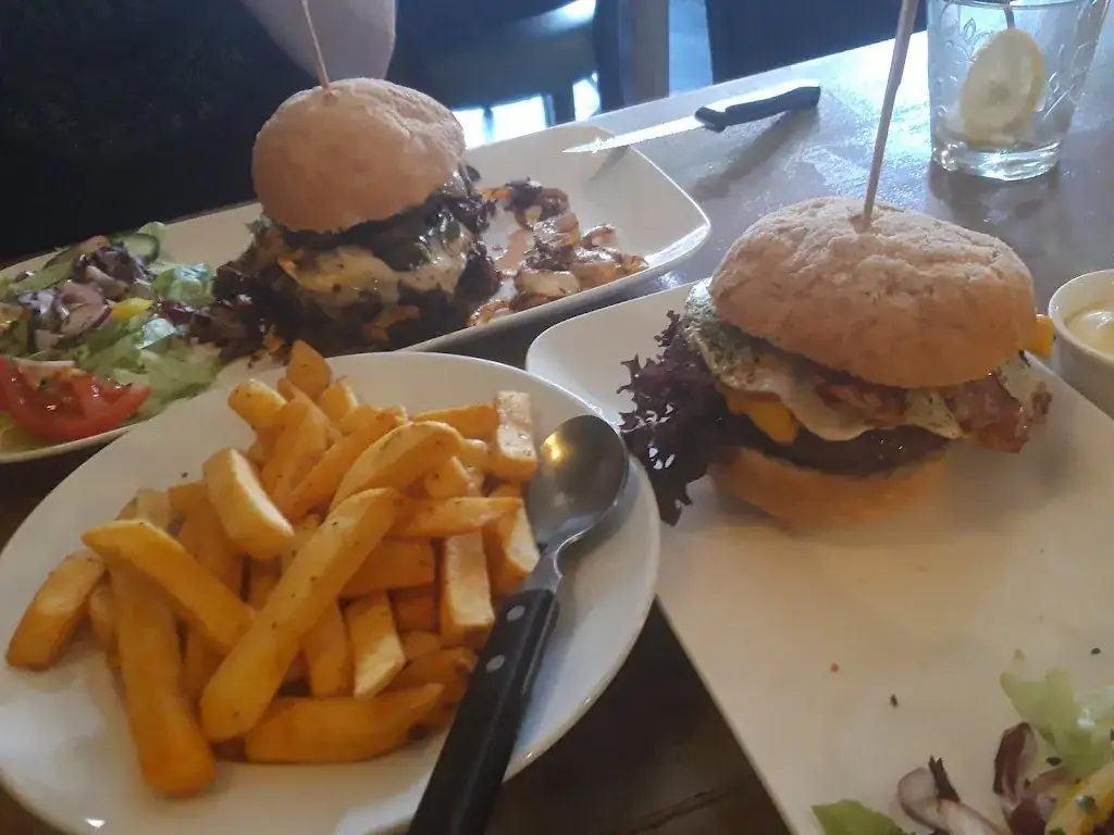 Ad Heikoop_Stoer en Lekker_Baarn_review