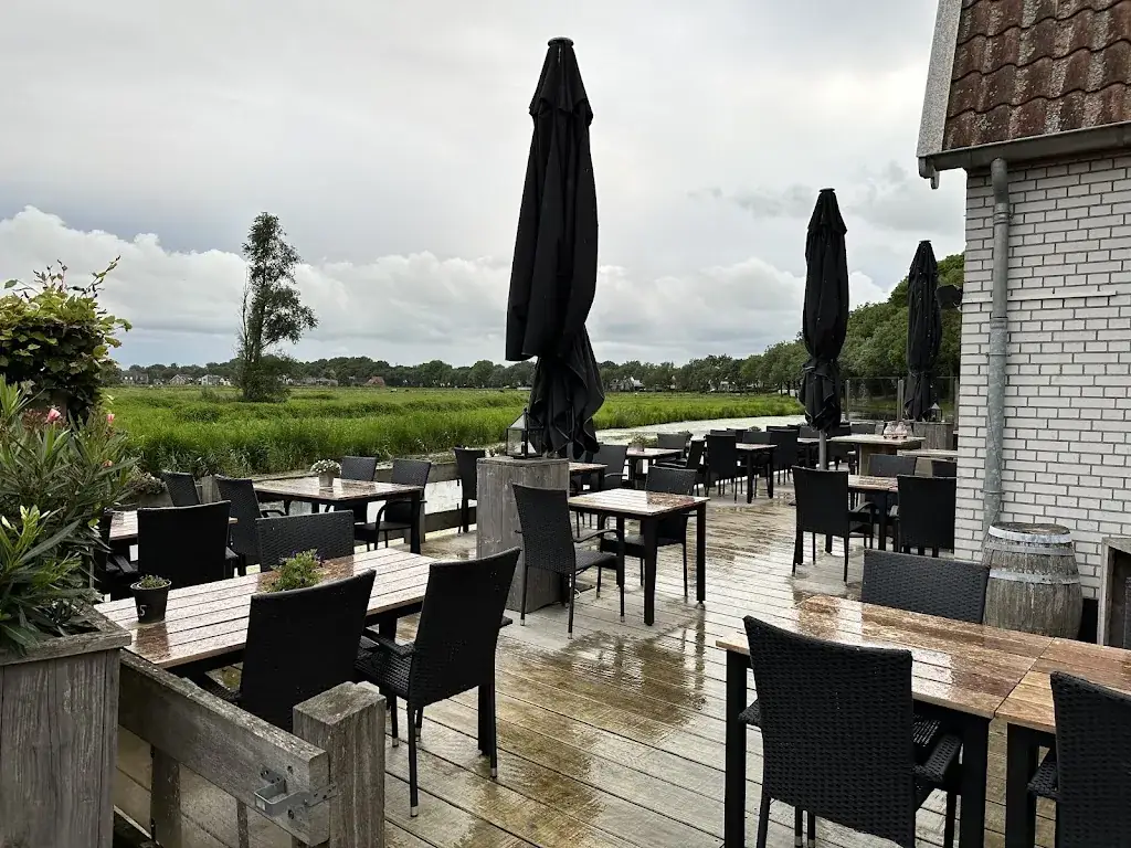 Wieken, brasserie & grill bij de molen van Bunschoten restaurant in Bunschoten-Spakenburg