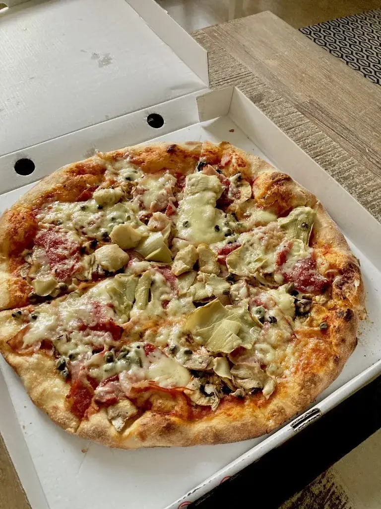 Maik V_Pizzeria Adriano_Dronryp_review