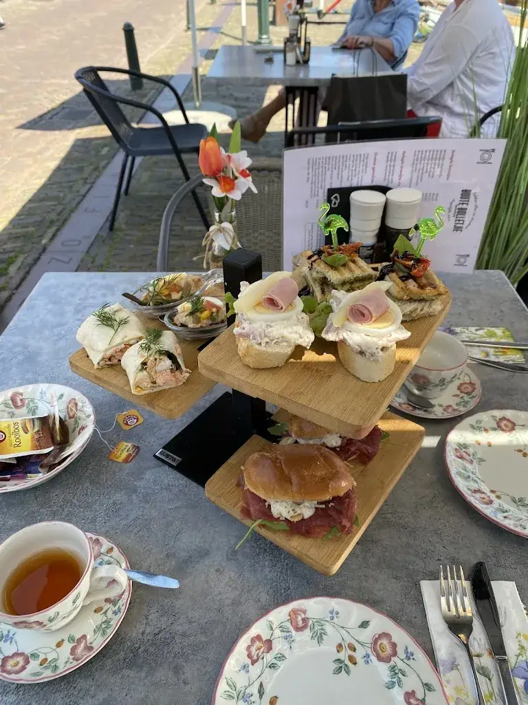 Natascha Nagel_Buute Bolletjie_Bunschoten-Spakenburg_reseña