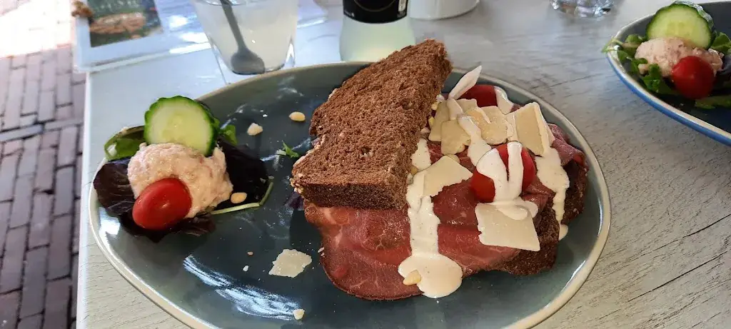 pieter v_De Zuurstok_Bunschoten-Spakenburg_review