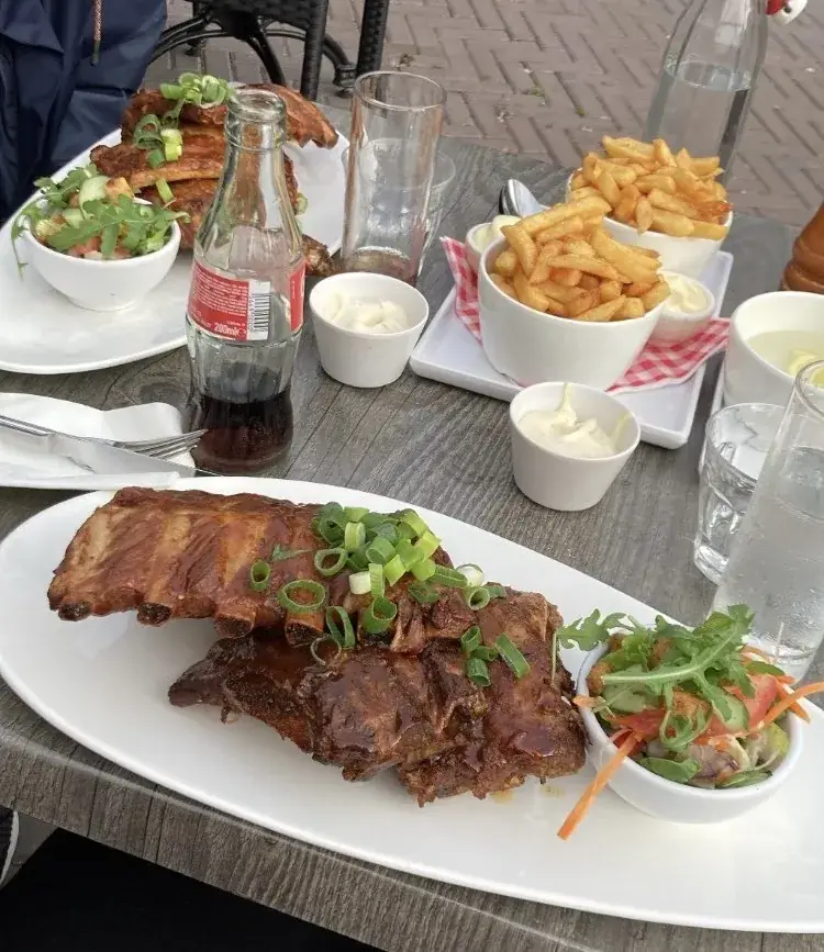 Isa Ferrera_De Faam_Hoogland_review