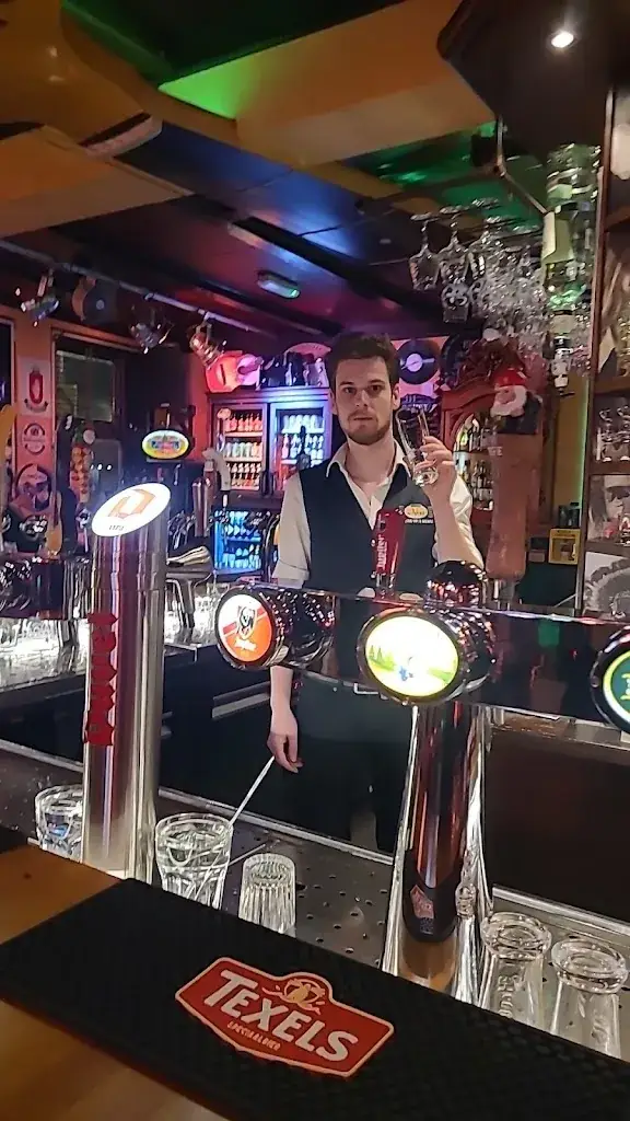 Marcelino JR_Food Place The Note_Hoogland_review