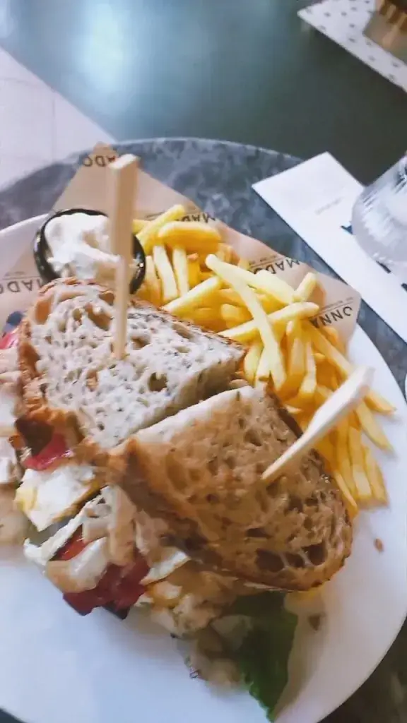 Яна Гільперт_Madonna Amersfoort_Amersfoort_review