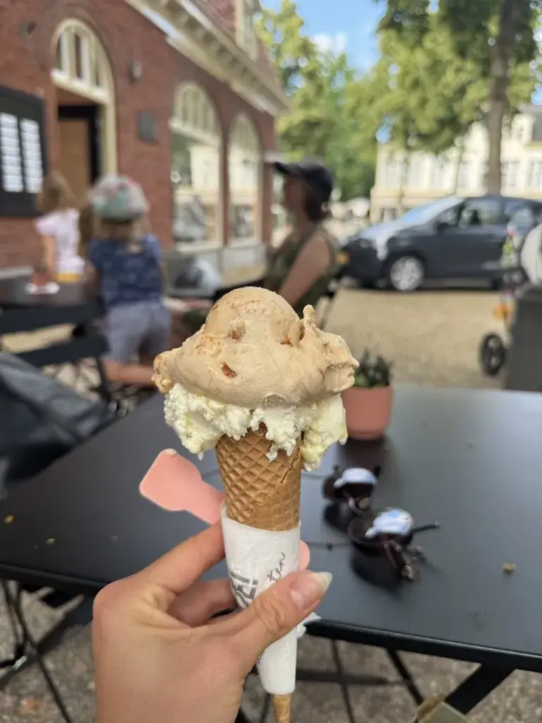 Yelizaveta Zolotova_La Piazza IJs en Koffie - Driebergen_Driebergen-Rijsenburg_review