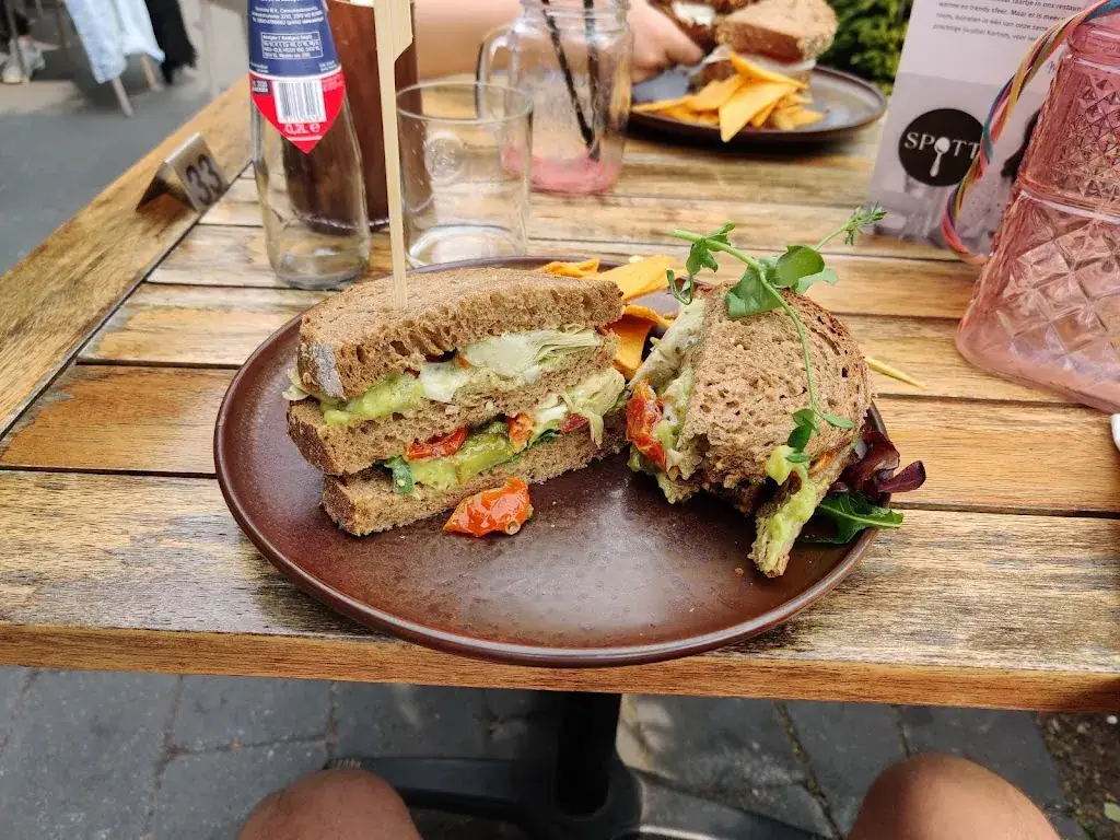 Stefan van Aalst_SPOTT Eten & Drinken_Doorn_review