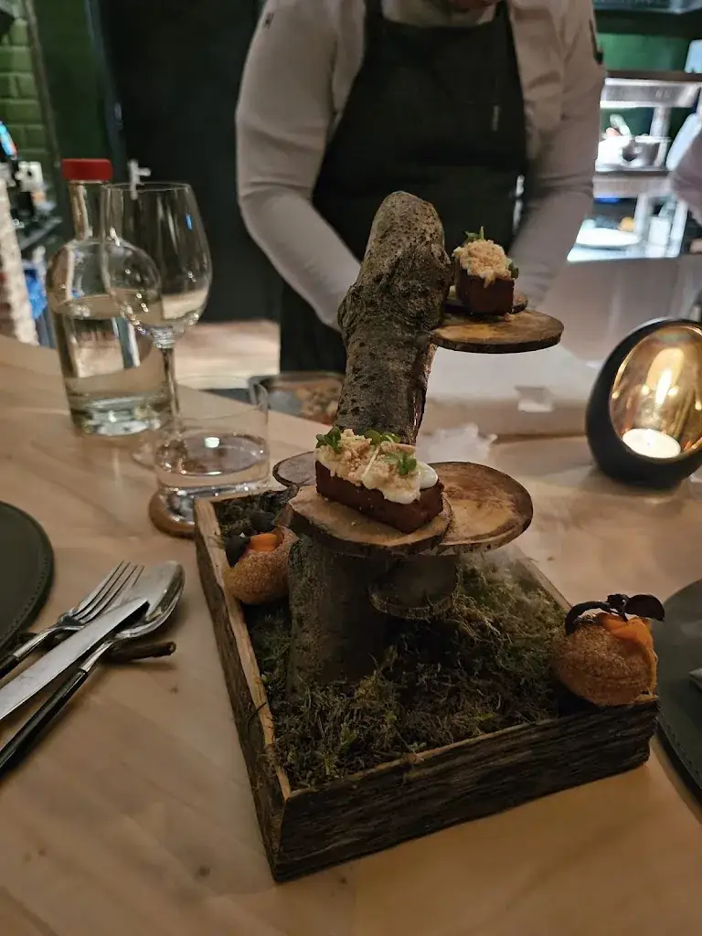 Colinda Le Gall_Oan Tafel_Wergea_review