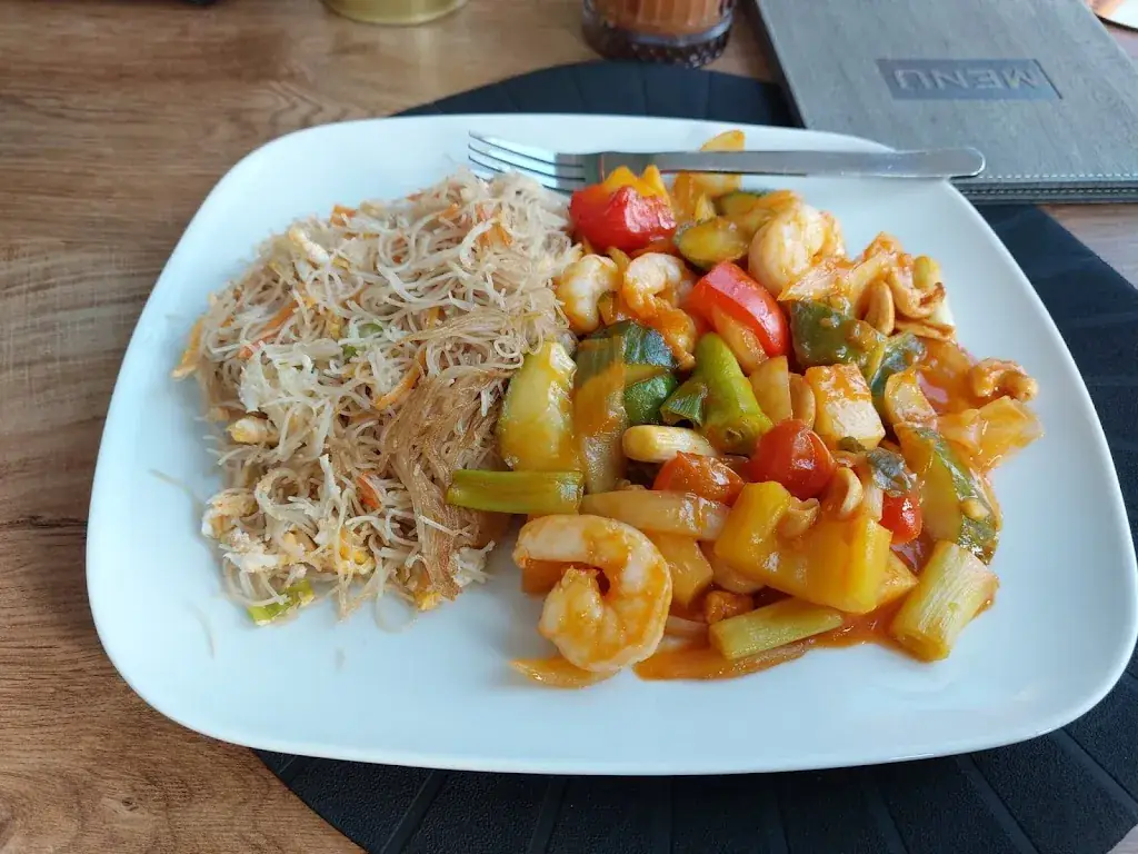 Yair Hein_Tom Yam_Zeist_review