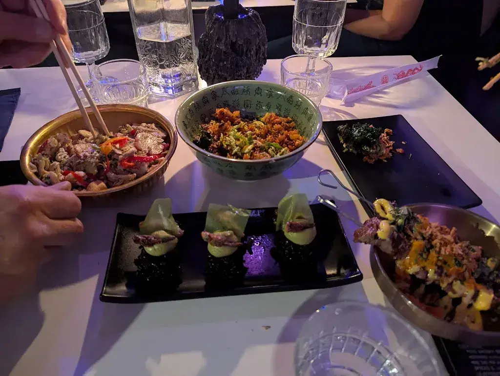 A. van Mourik_LE:EN_Utrecht_reseña