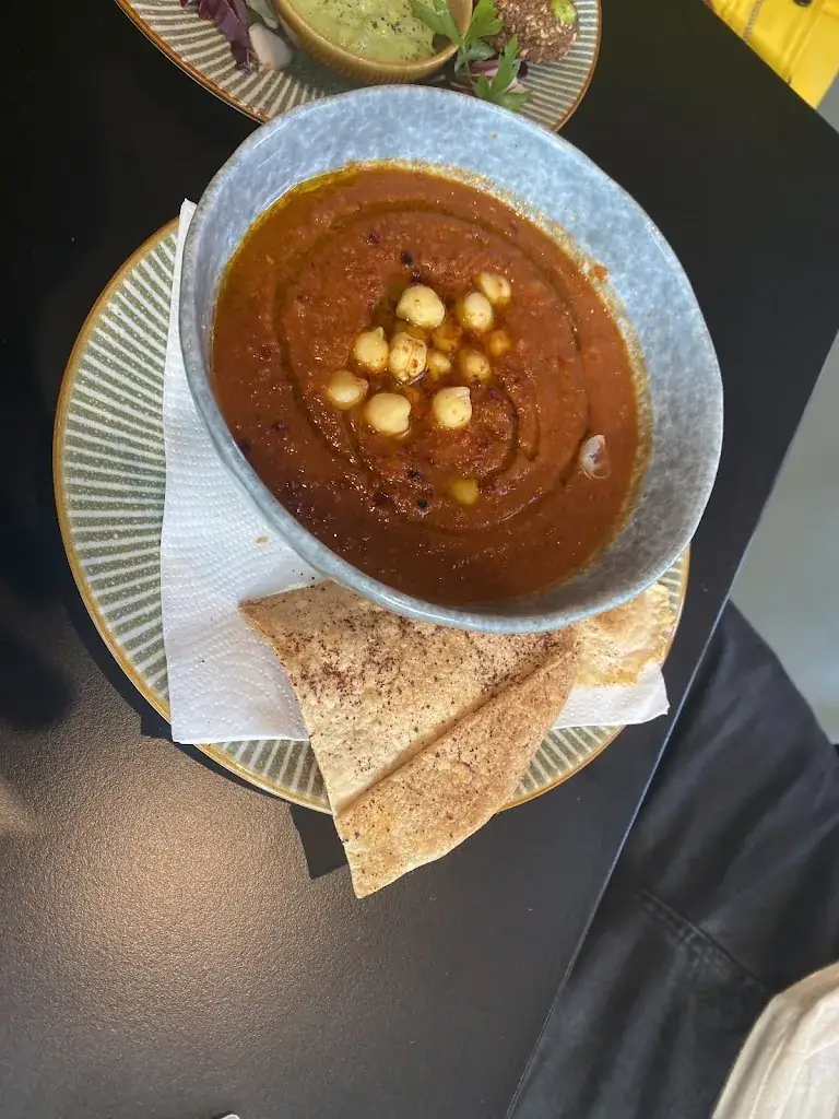 Menu_A Beautiful Mess - Utrecht (AZC Oog in Al)_Utrecht_imagen_4