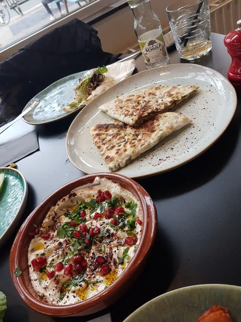 Menu_A Beautiful Mess - Utrecht (AZC Oog in Al)_Utrecht_imagen_9