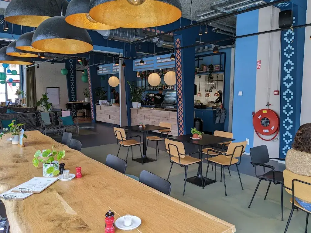 A Beautiful Mess - Utrecht (AZC Oog in Al)_Utrecht_slider_image_1