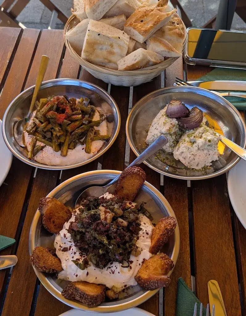 David van Scheppingen_Anason_Utrecht_review