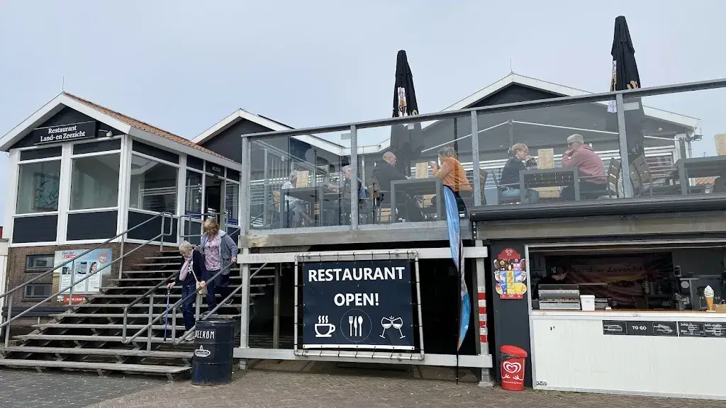 Café Restaurant Land- en Zeezicht_Holwerd_slider_image_1