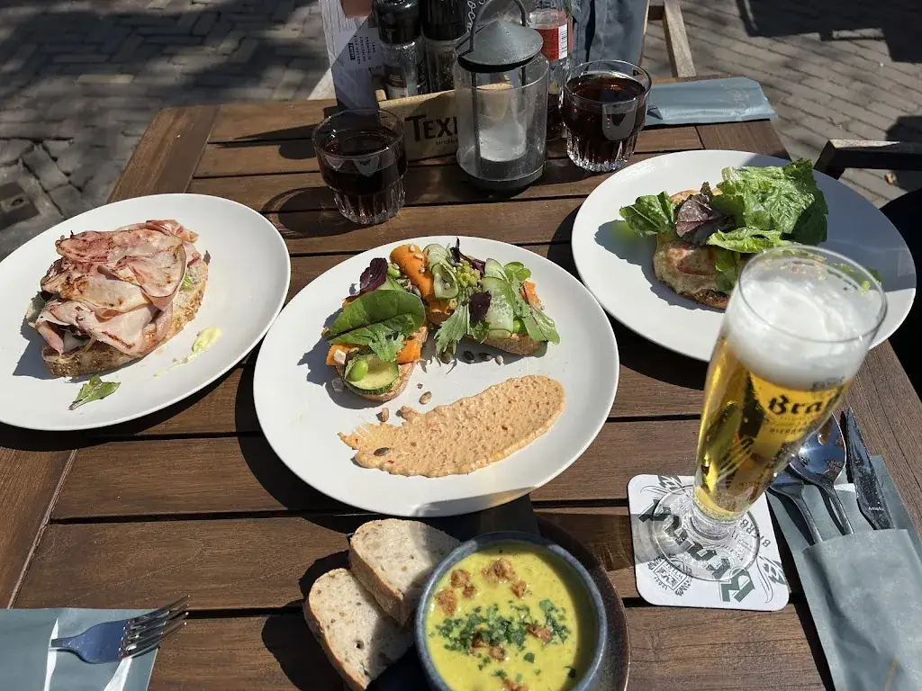 Lucas Kovács_Hex by Paul & Inge_Oudewater_review