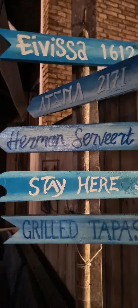 Kuzey Alexander Esener_Herman Serveert_Grou_review