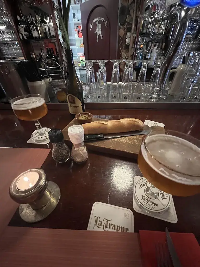 M J_De Dorpsgek_Maarssen_reseña