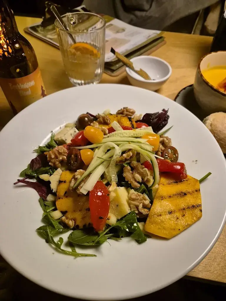 Chloé Schwizgebel_WOODZ_Velp_review