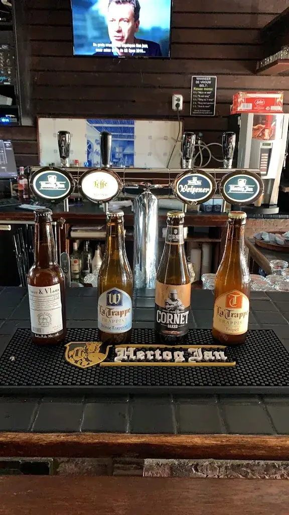 Café ''Bar Gezellig''_Renswoude_slider_image_2