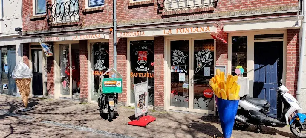 IJssalon & Cafetaria La Fontana restaurant in Leerdam
