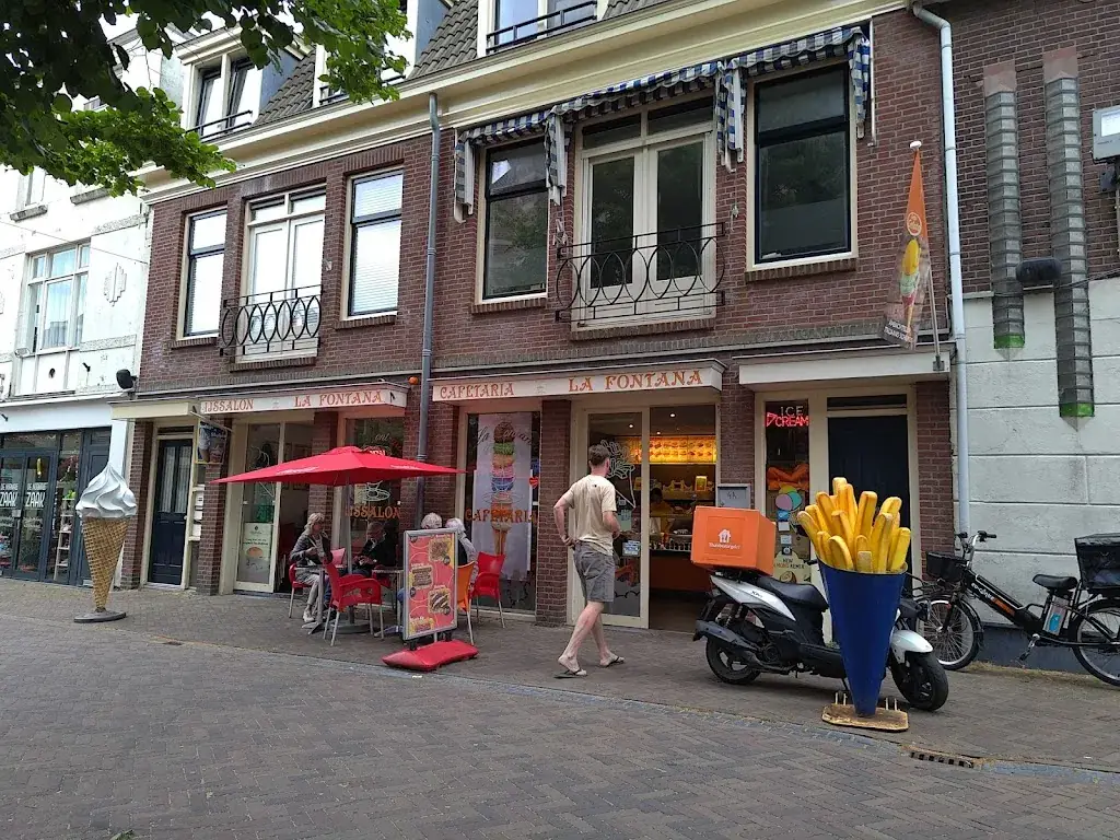 IJssalon & Cafetaria La Fontana_Leerdam_slider_image_3