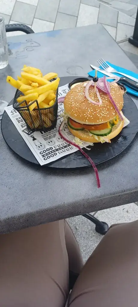 Cicek Ertokus_Feelings by La Fuente_Nieuwegein_review