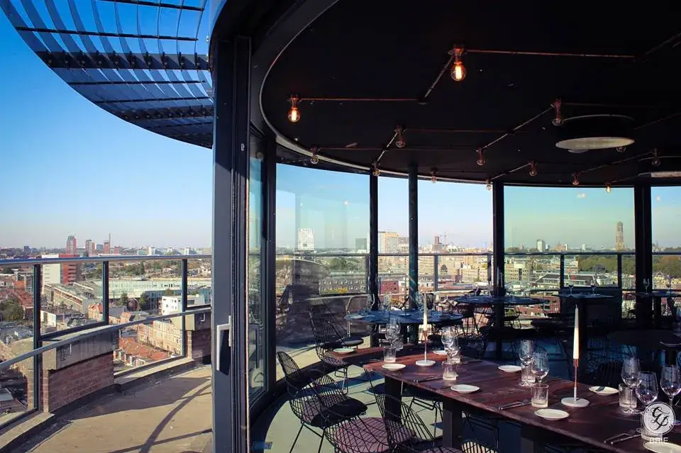 Water Tower (WT) Urban Kitchen restaurante en Utrecht