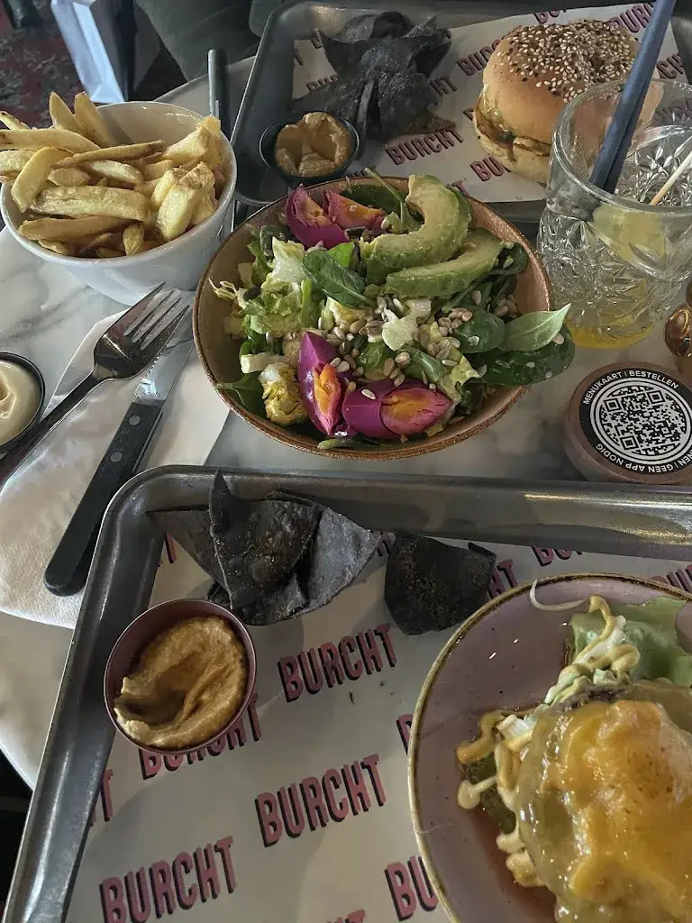 Laura Millroy_Cafe de Burcht - Vleuterweide_Utrecht_reseña