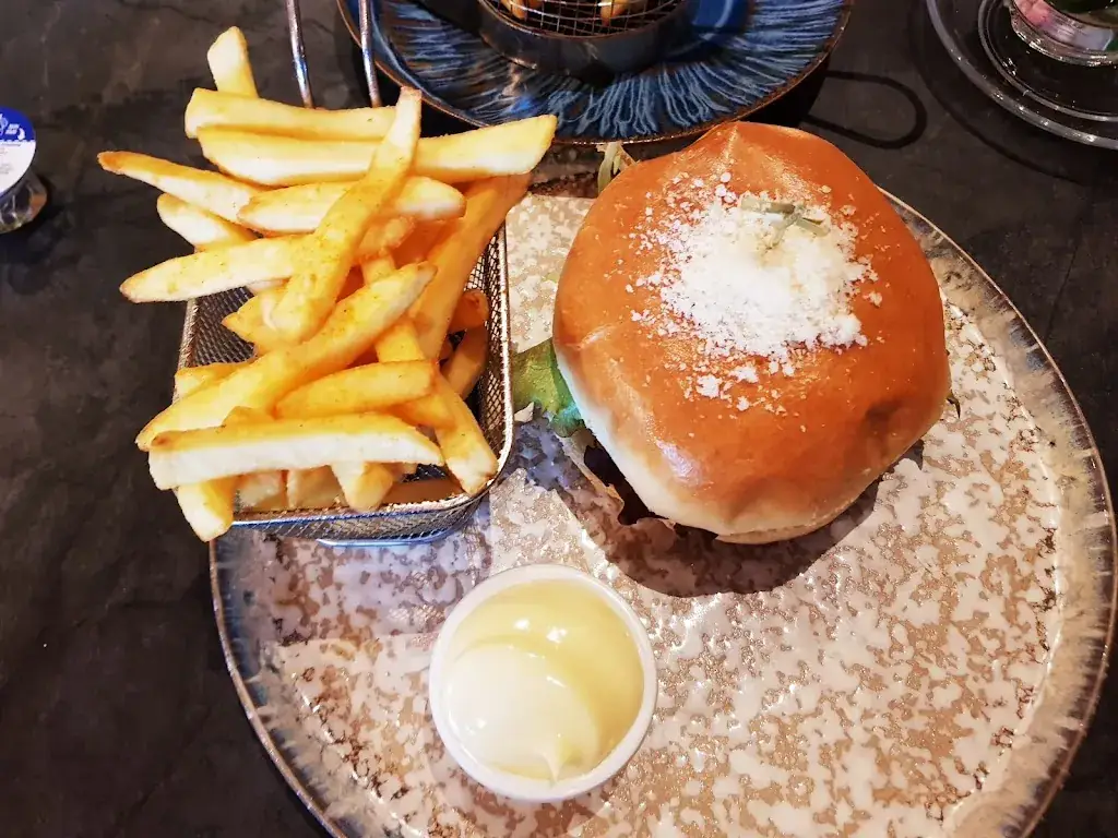 Idris_Marti_Utrecht_review