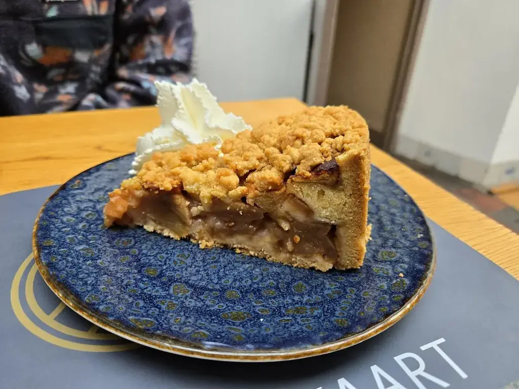 Claire Dwyer_Suster Anna_Veere_review