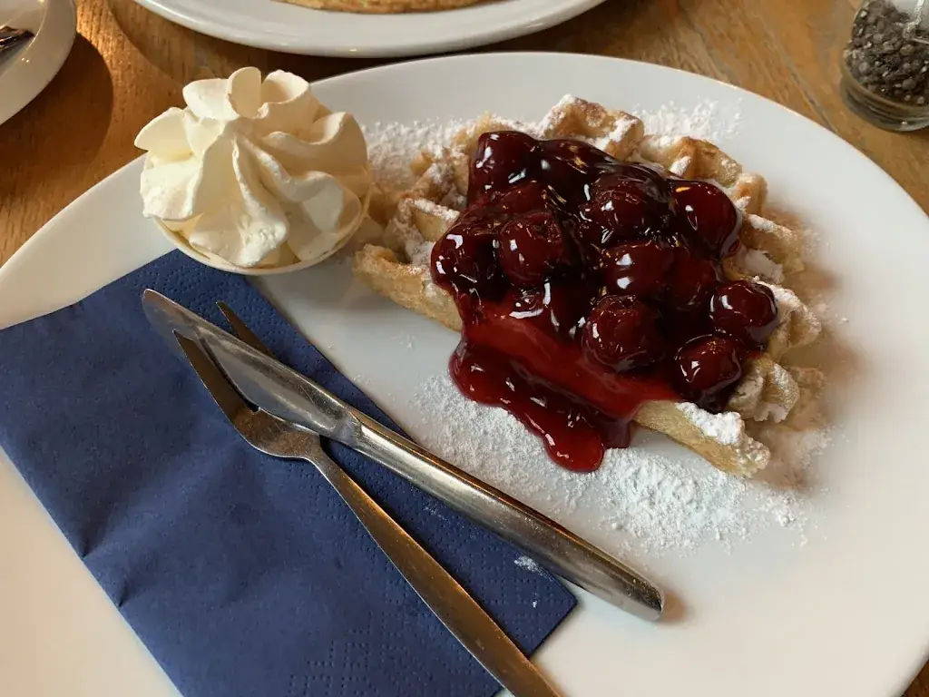 CY Zagers_Suster Anna_Veere_review