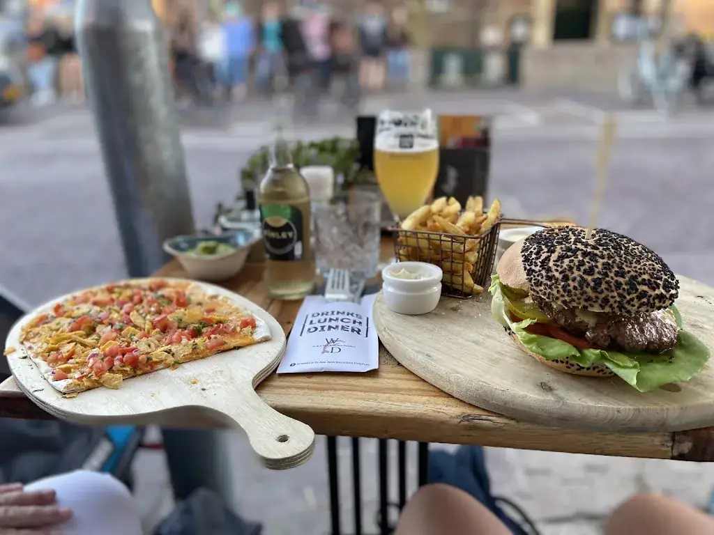 Danielle R_In den Walcherschen Dolphijn_Domburg_review