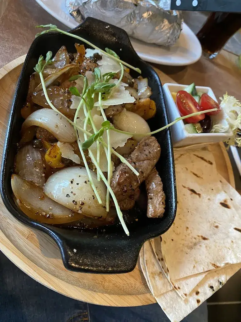 jota eme_La Brigada_Domburg_review