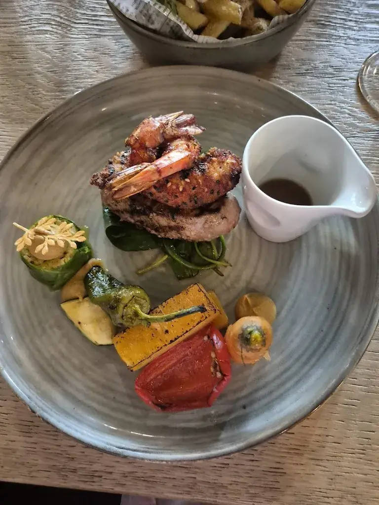 Juan Camilo Giraldo_De Brass Goes_Goes_review