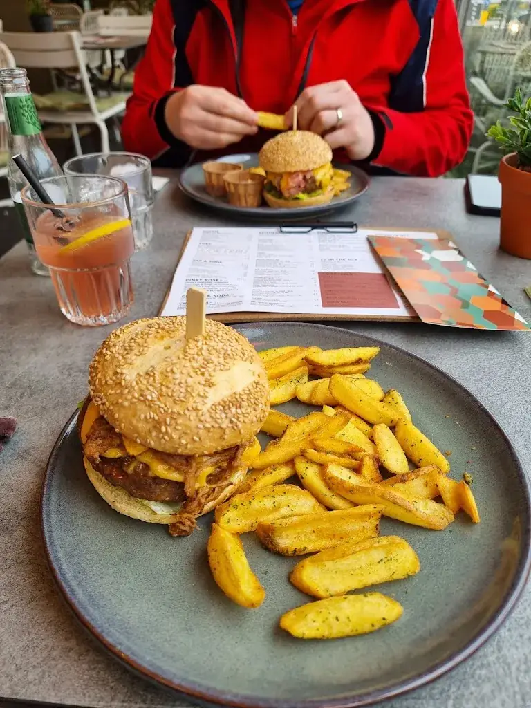 Anna Anning_Grand Café De Lindenhof_Soest_review