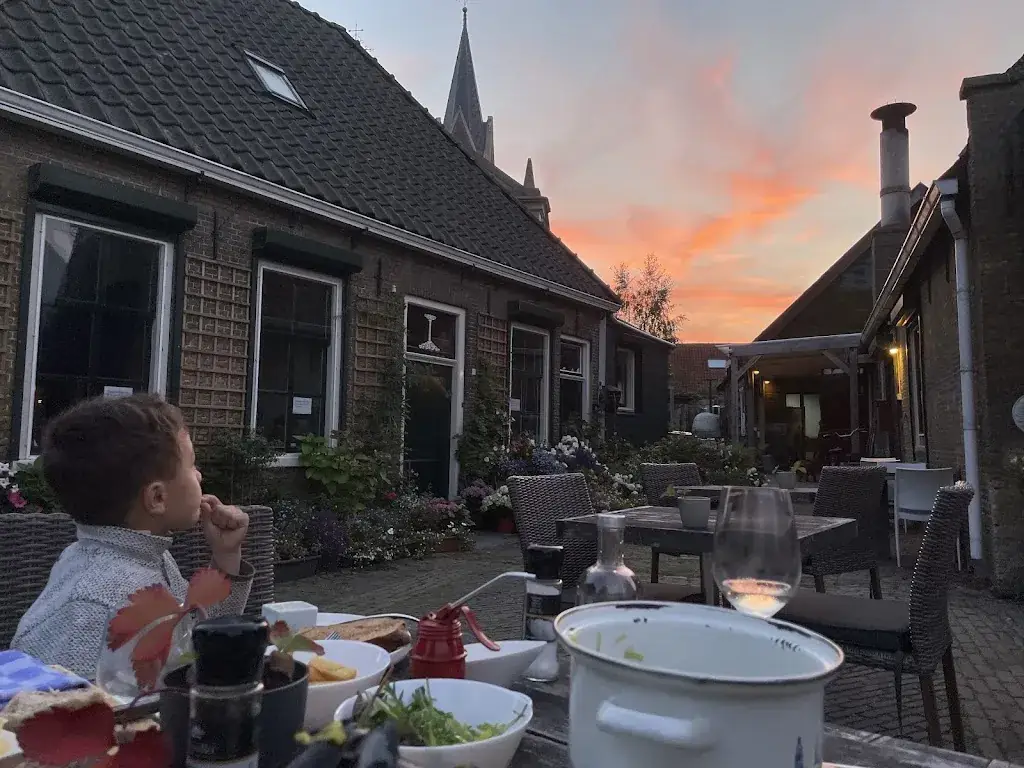 Okke_d'Ouwe Smisse_Zonnemaire_review