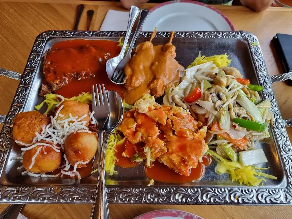 Meindert van Dijk_Dragon Garden_Haulerwijk_avis