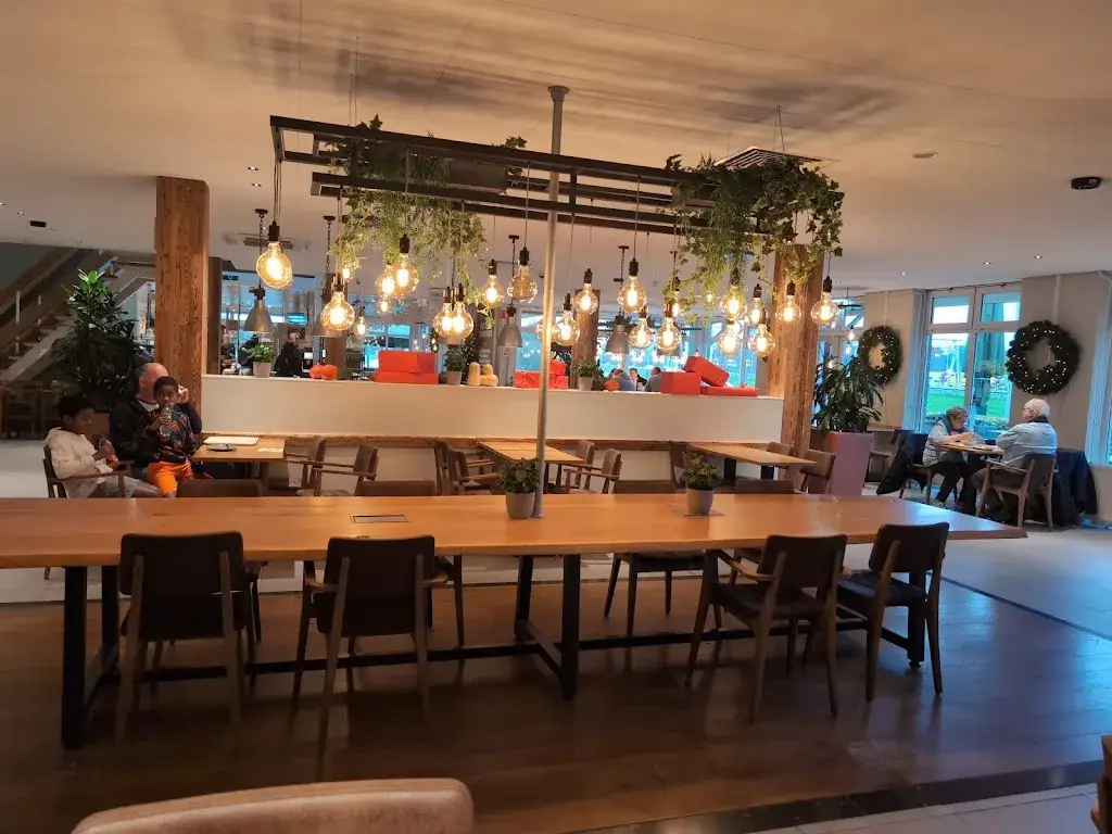 Menno van Hout_La Place_Klarenbeek_review