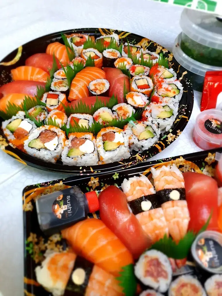 Menu_SushiPlus_IJzendijke_image_8