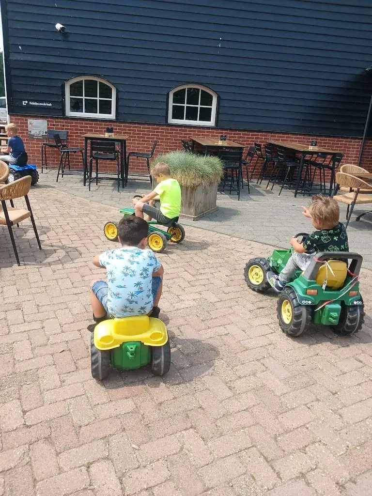 Maaike Poppe_de Letter Asperges & Zo_Koewacht_review