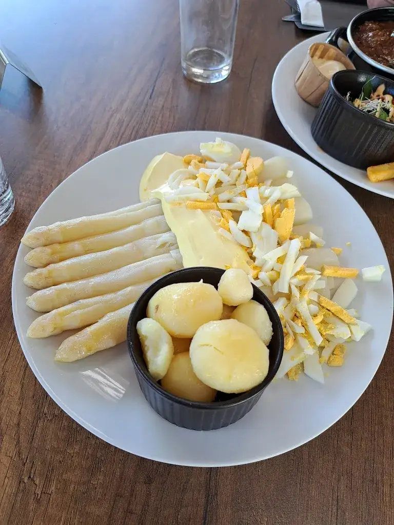 Liesbeth Kerkhofs_de Letter Asperges & Zo_Koewacht_review