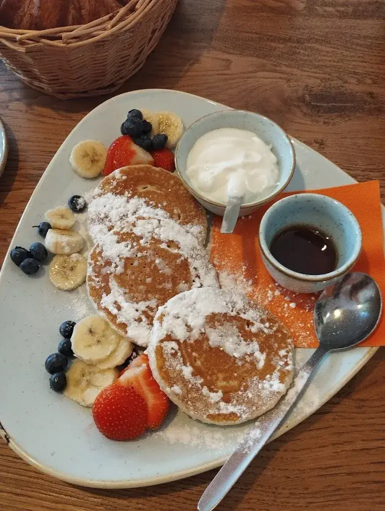 Irynka Volod_lunchroom la baguette_Burgh-Haamstede_review