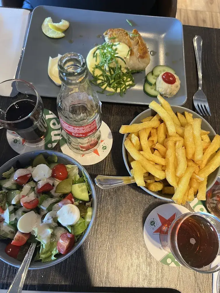 Monique Vaessen_Hotel Slijterij Café ‘bij Boone’_Meliskerke_review