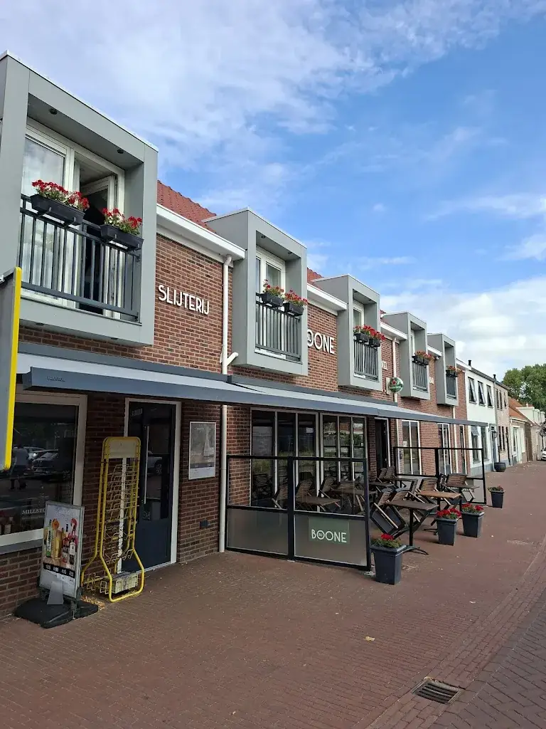 René Vermaire_Hotel Slijterij Café ‘bij Boone’_Meliskerke_review