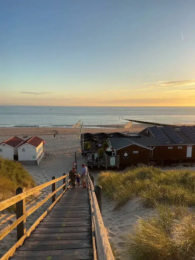 Michael P_Strandpaviljoen De Botanist aan Zee_Koudekerke_review