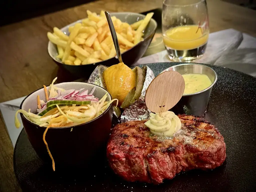 Rolf-Ørjan Høgset_Steakhouse The Bull_Breskens_review