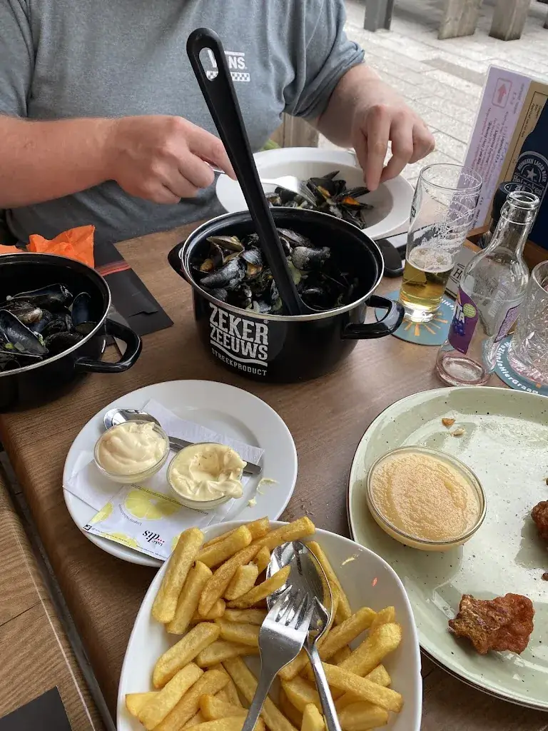 Claire Anderson_The Neighbour_Breskens_review