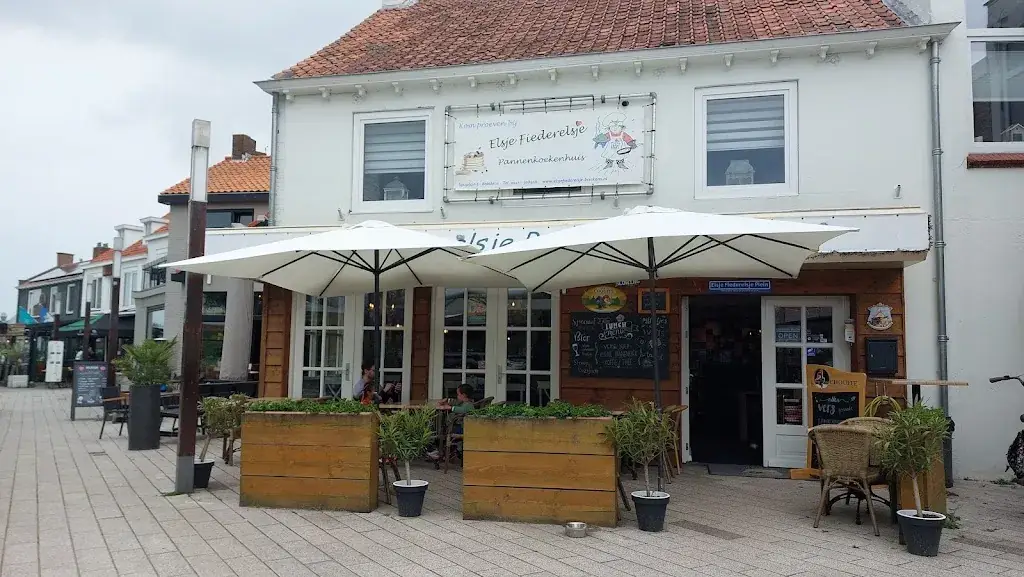 victoria nyaga_Elsje Fiederelsje_Breskens_review